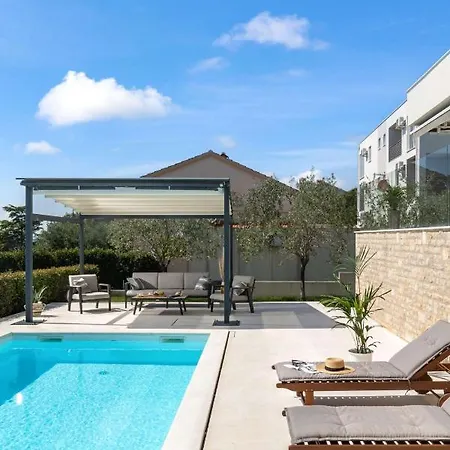 Beautiful Milagros Villa