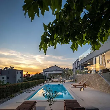 Villa Beautiful Milagros Zára